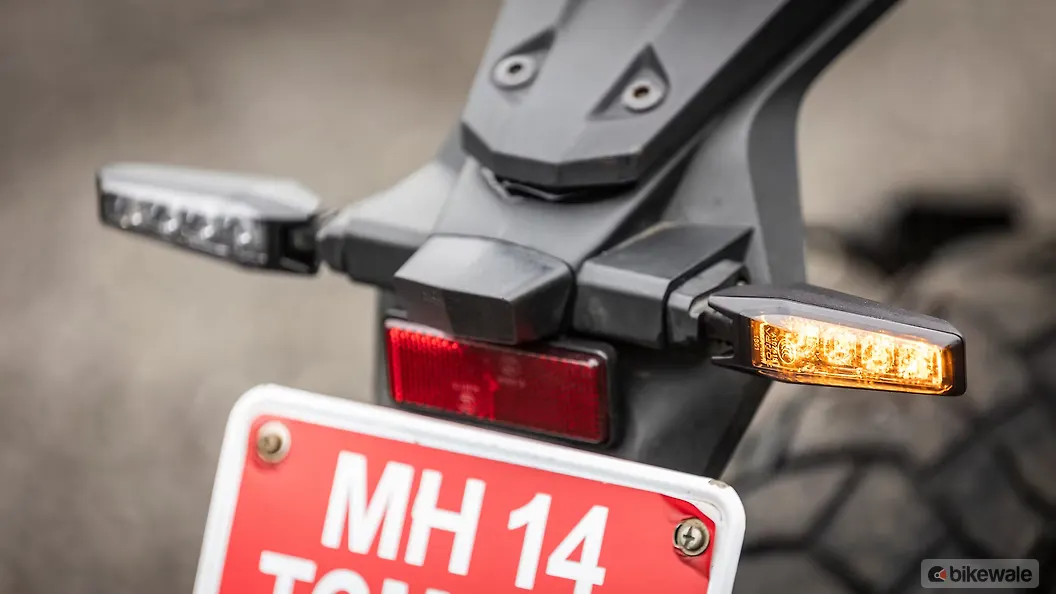 KTM 250 Adventure Rear Turn Indicators Image – BikeWale