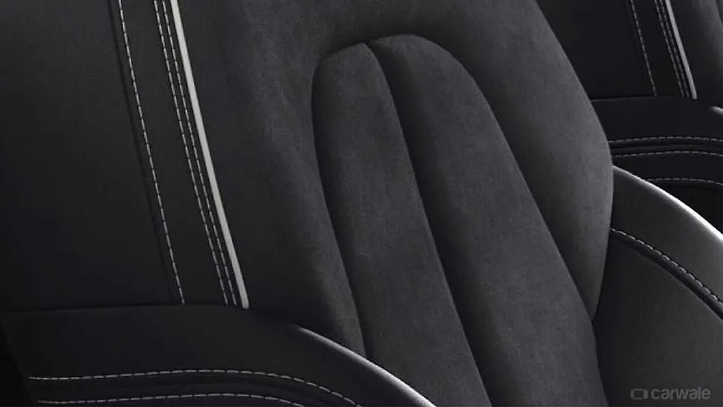 वॉल्वो EX40 पीछे की सीटें