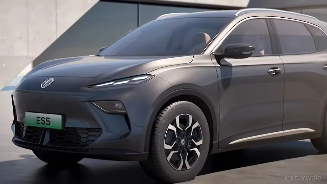 ZS EV Left Front Three Quarter Image, ZS EV Photos in India CarWale