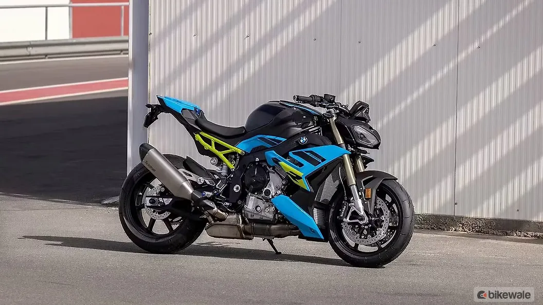 BMW S 1000 R Right Front Three Quarter Image – BikeWale