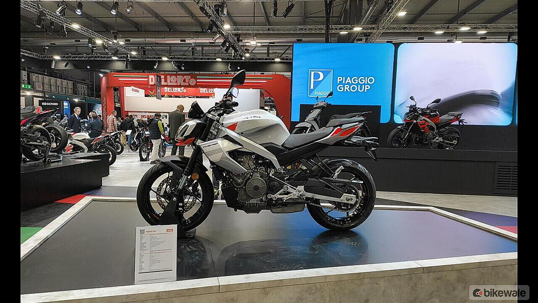 Aprilia Tuono 457 Image