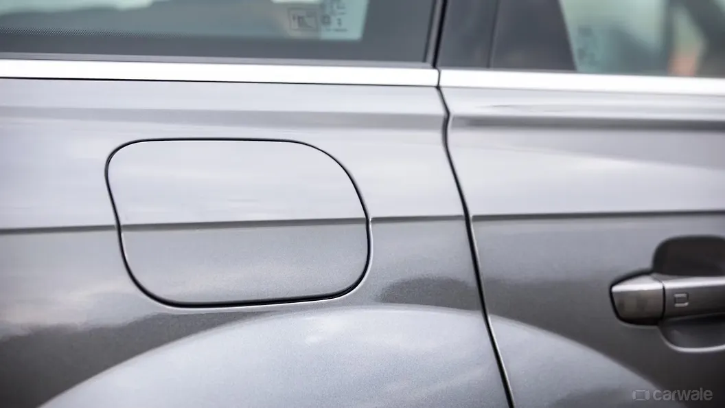 ऑडी q7 क्लोज्ड फ्यूल लिड