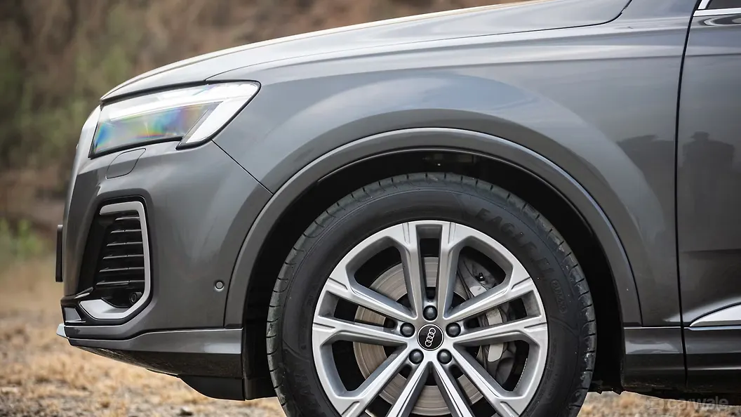 ऑडी q7 सामने का फ़ेंडर
