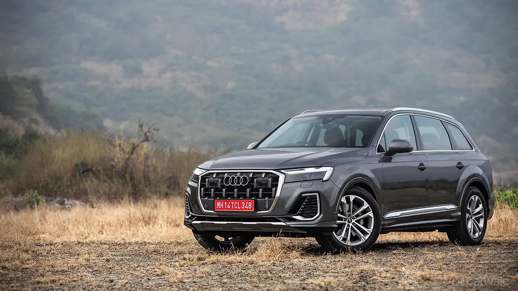 ऑडी q7 लेफ्ट फ्रंट थ्री क्वार्टर