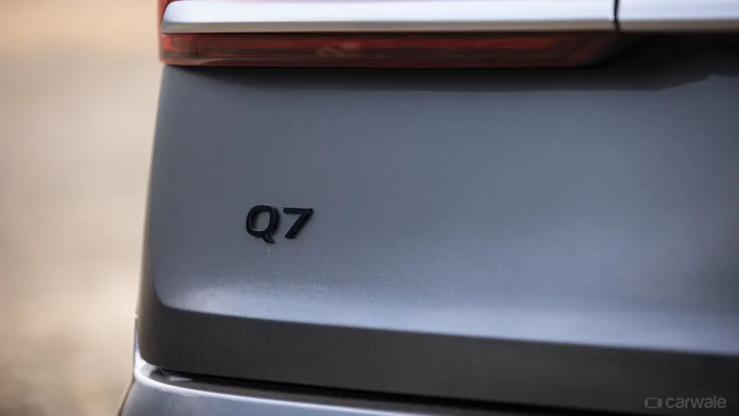 ऑडी q7 पिछला बैज