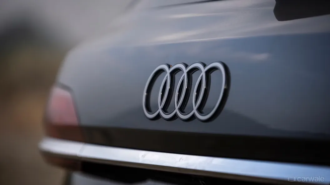 ऑडी q7 पिछला लोगो