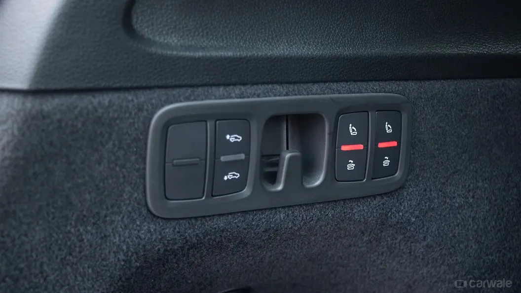 ऑडी q7 बूट पीछे के सीट मोड़ने/ खोलने वाले स्विचेस