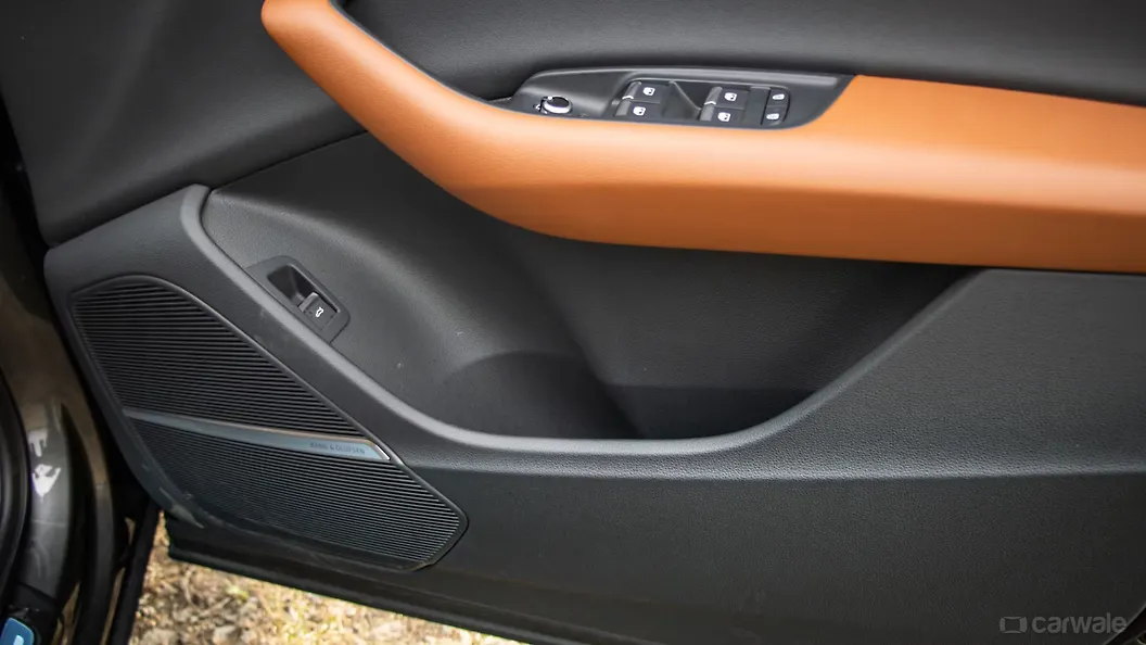 ऑडी q7 ड्राइवर साइड फ्रंट डोर पॉकेट