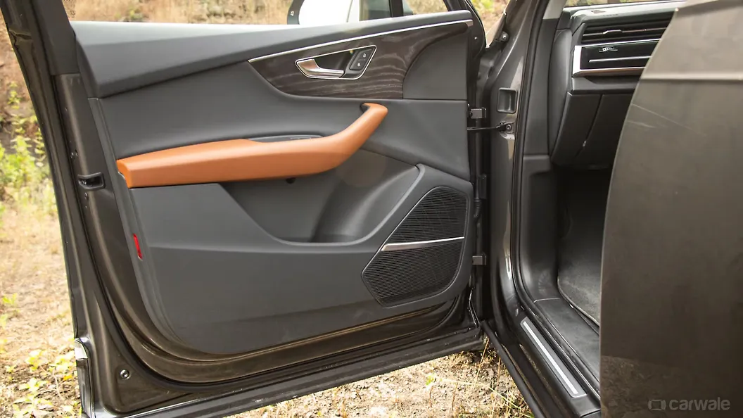 ऑडी q7 सामने की ओर बाएं दरवाज़े का पैड