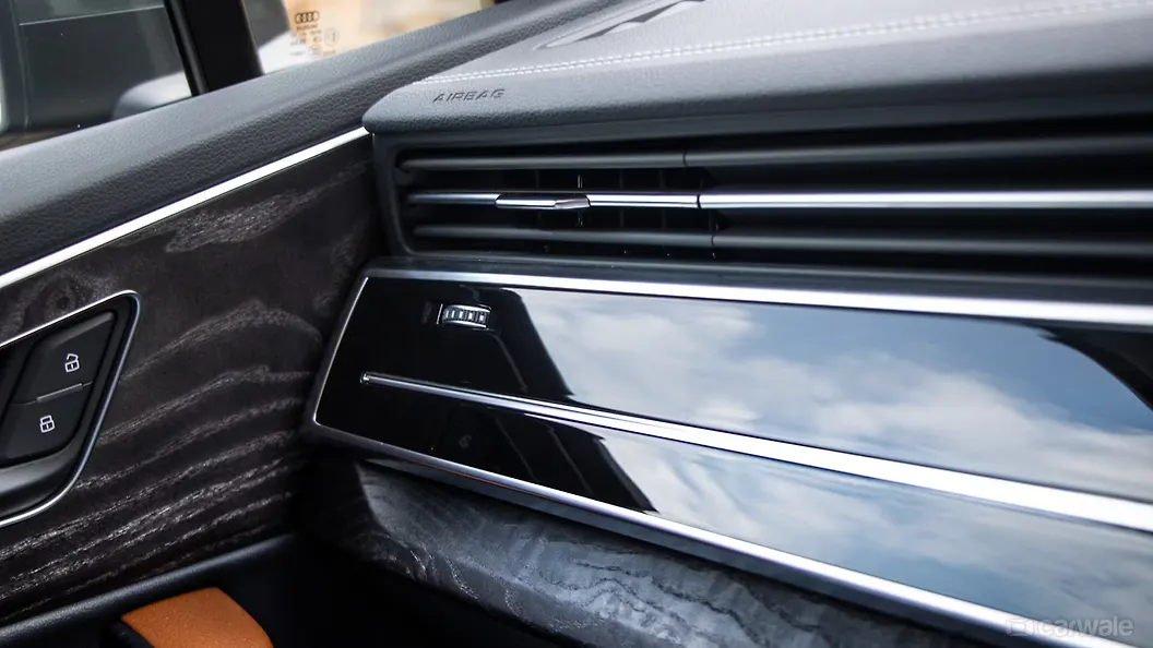 ऑडी q7 फ्रंट पैसेंजर एयर वेंट