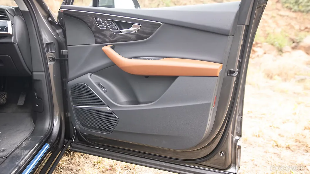 ऑडी q7 फ्रंट राइट डोर पैड