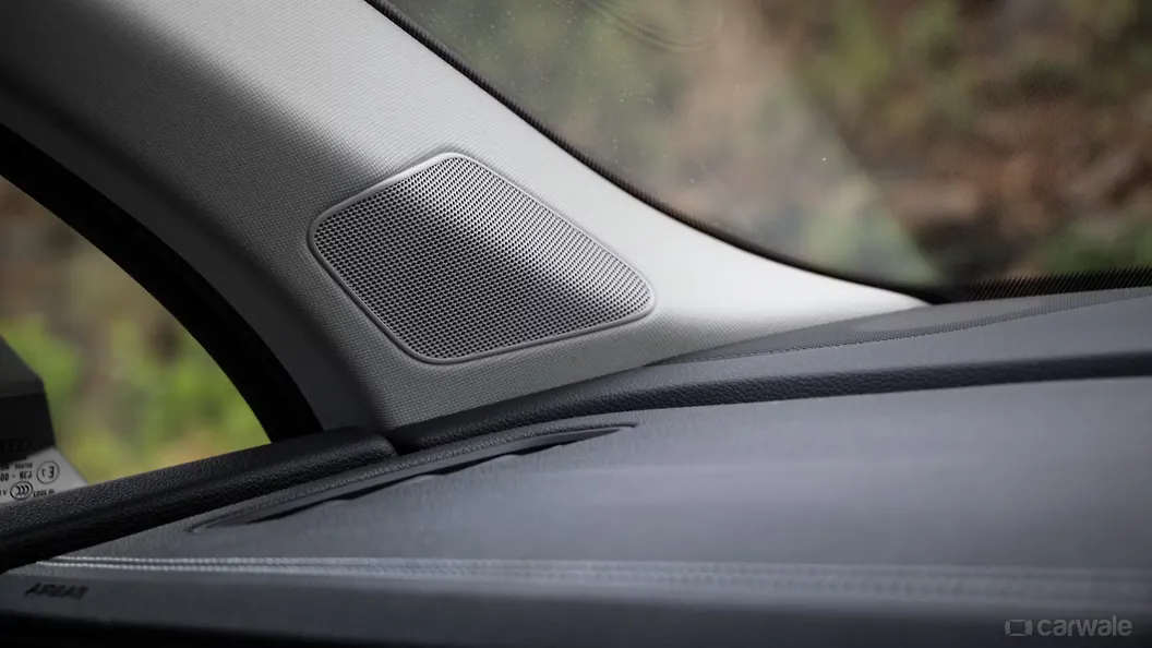 ऑडी q7 सामने के ट्विटर्स