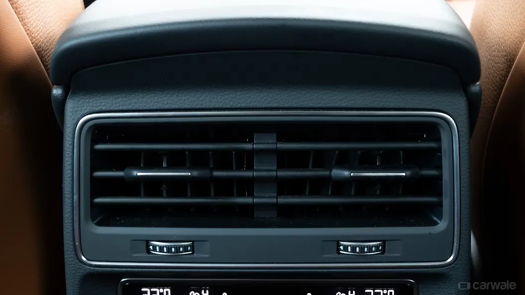 ऑडी q7 रियर रो एयर वेंट