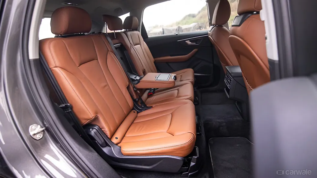 ऑडी q7 दूसरी रो का सेंटर आर्म रेस्ट