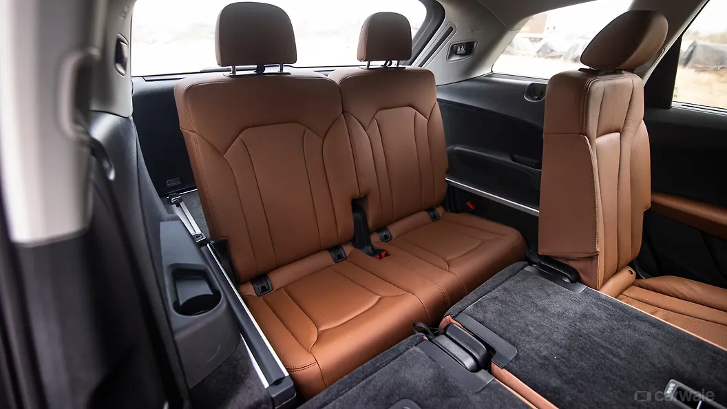 ऑडी q7 तीसरी रो की सीट्स