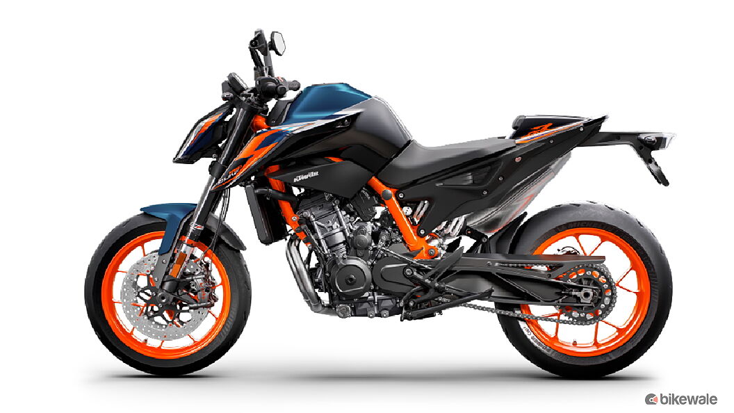 KTM 890 Duke R Image