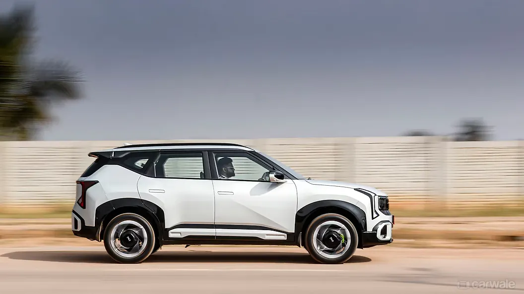 Kia Seltos Right Side View