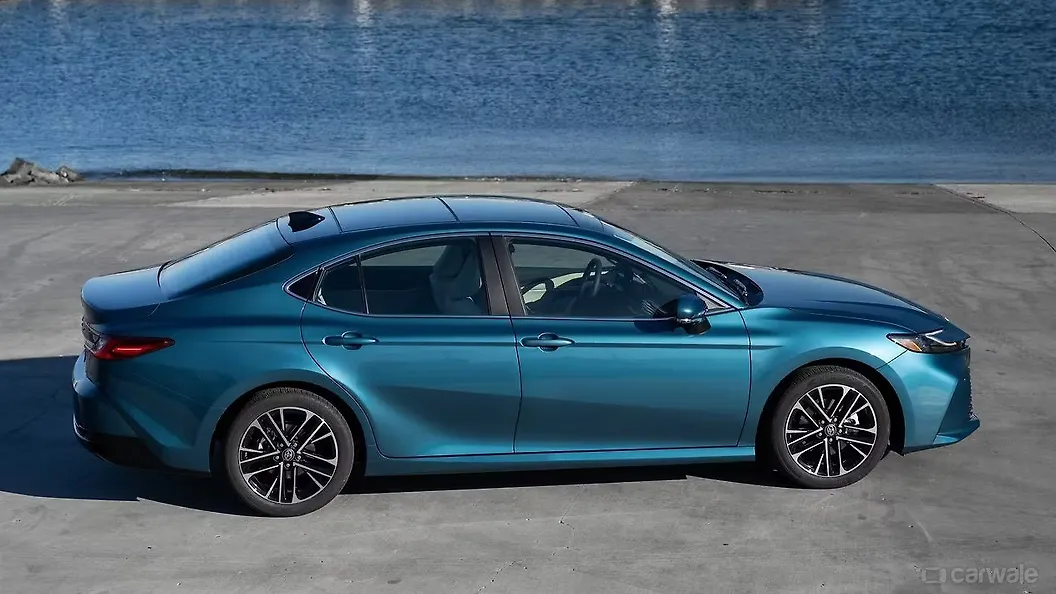 Toyota Camry Right Side View