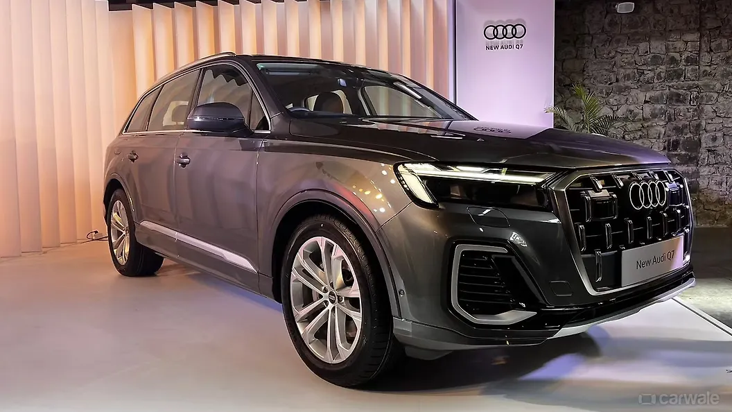ऑडी q7 ठीक सामने तीन चौथाई
