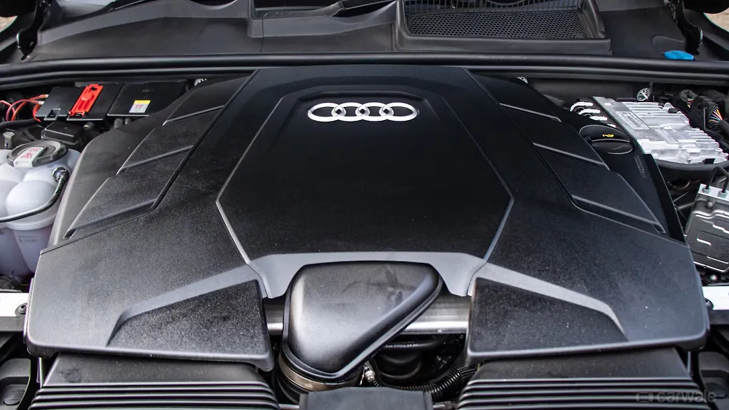 ऑडी q7 इंजन शॉट