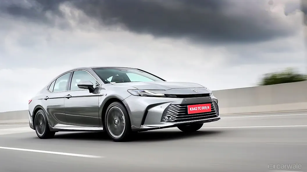 Toyota Camry Right Front Three Quarter