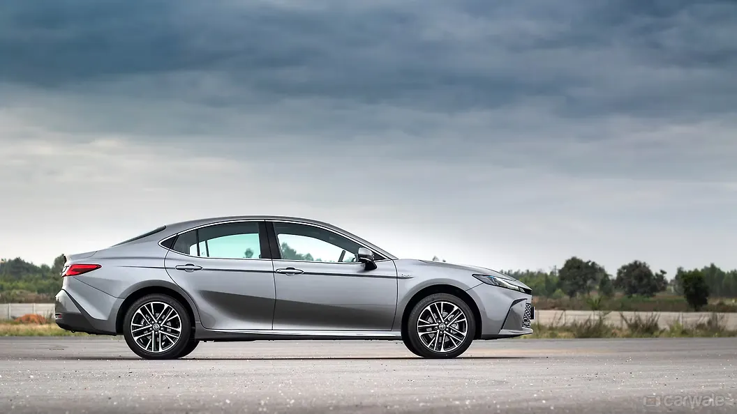 Toyota Camry Right Side View