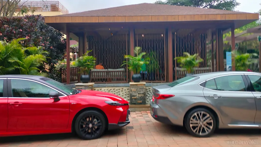 Toyota Camry Right Side View