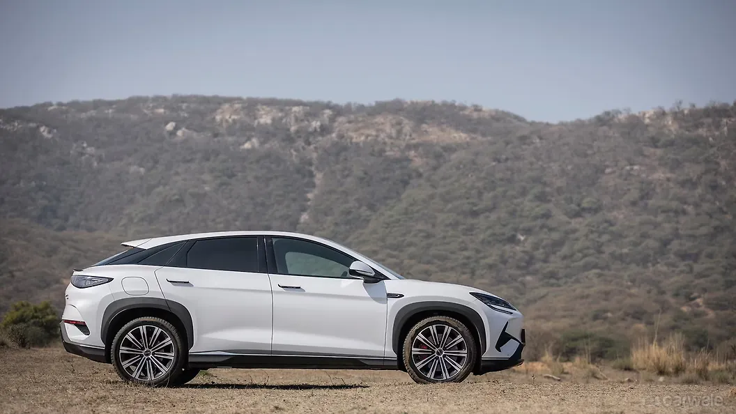 BYD Sealion 7 Right Side View