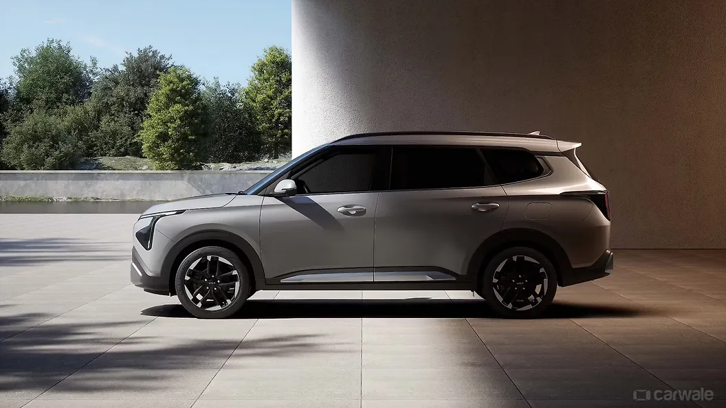 Kia Carens Clavis Left Side View