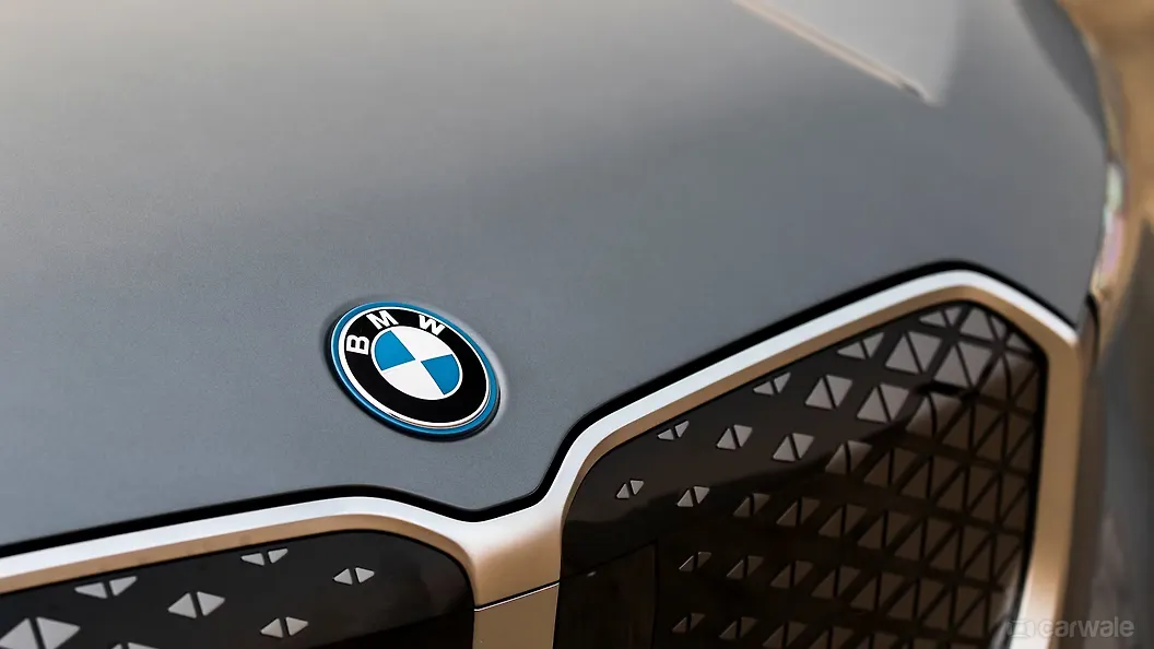 BMW iX1 LWB Front Logo