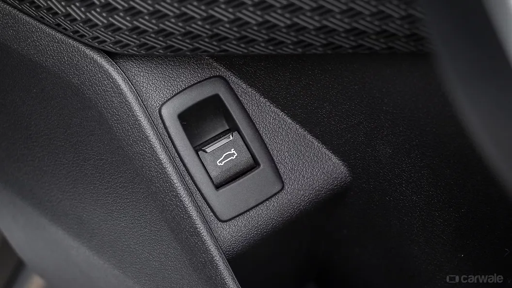 BMW iX1 LWB Boot Release Lever/Fuel Lid Release Lever