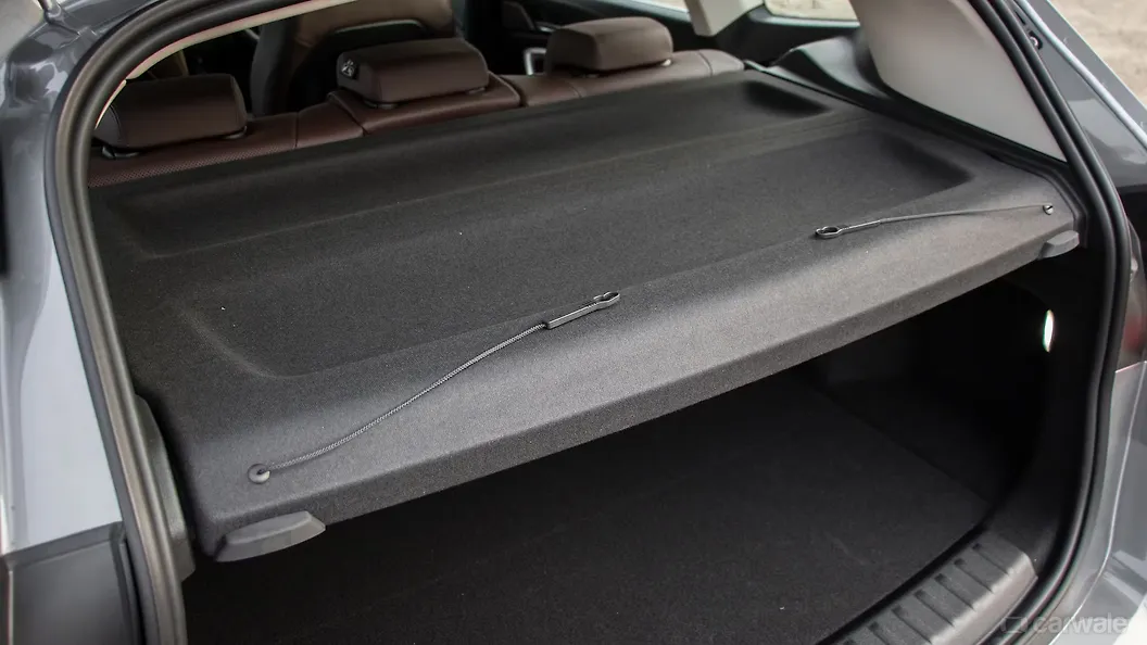 BMW iX1 LWB Bootspace with Parcel Tray/Retractable BMW iX1 LWB Bootspace with Parcel Tray/Retractable