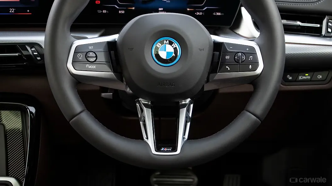 BMW iX1 LWB Horn Boss