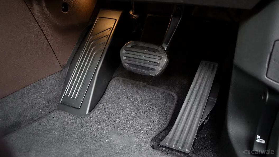 BMW iX1 LWB Pedals/Foot Controls
