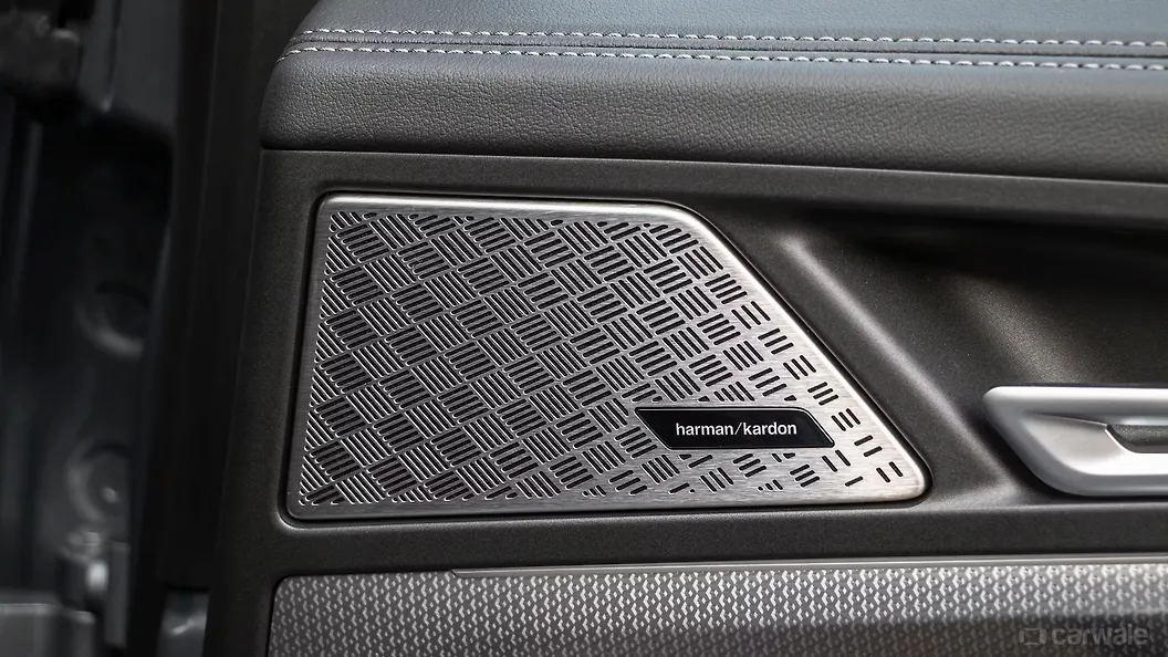 BMW iX1 LWB Rear Speakers