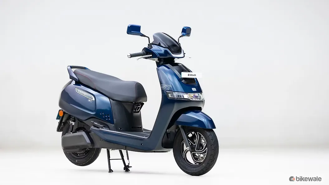 TVS iQube Right Front Three Quarter
