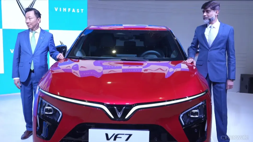 विनफ़ास्ट VF 7 सामने का दृश्य