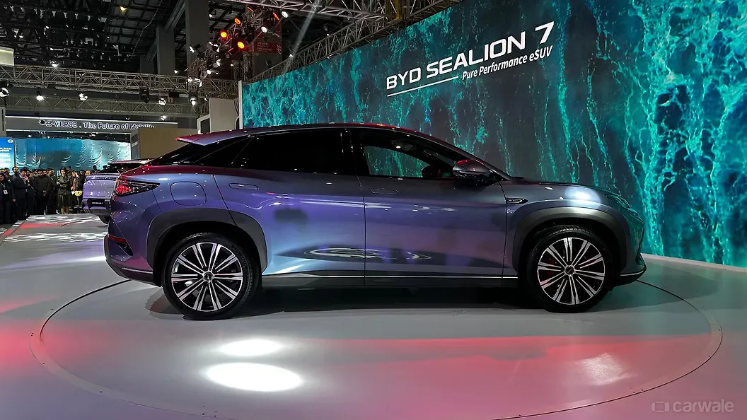 BYD Sealion 7 Right Side View