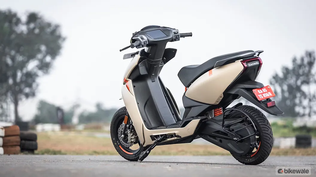 Ather 450X Left Rear Three Quarter Image – BikeWale
