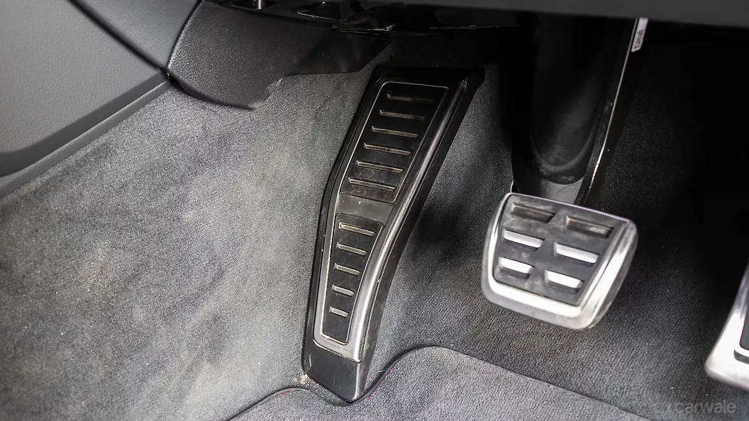 Audi RS Q8 Performance Dead Pedal