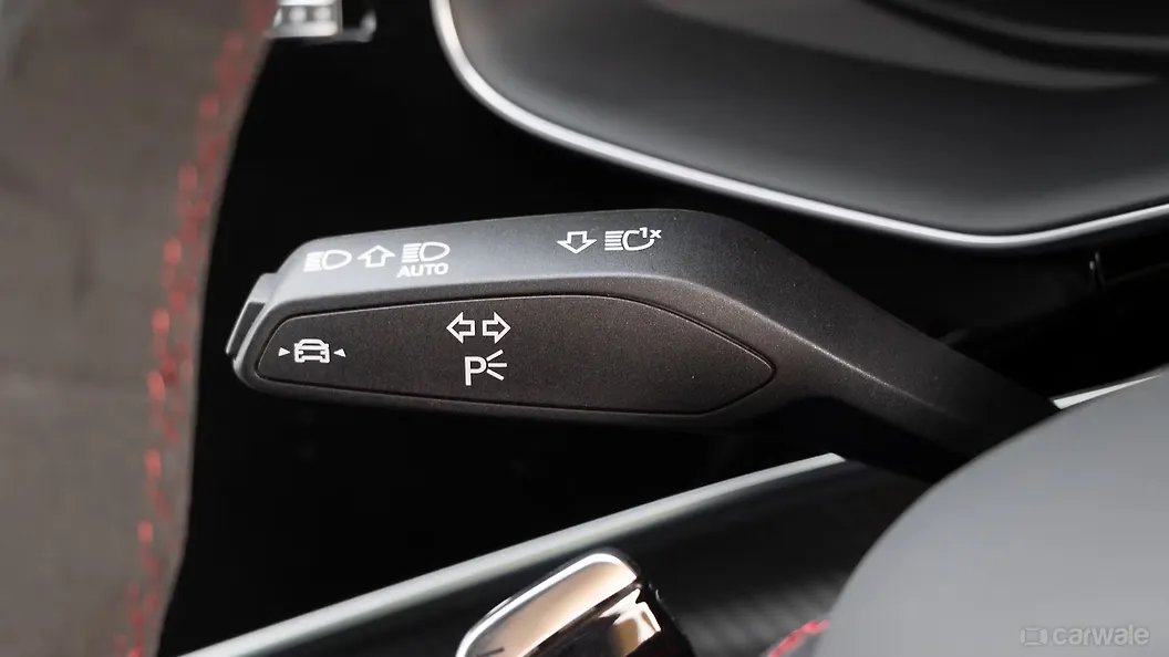 ऑडी RS Q8 परफ़ॉर्मेंस हेडलाइट स्टॉक