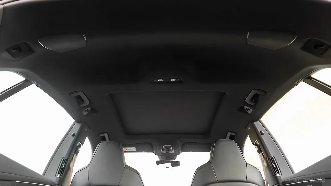 ऑडी RS Q8 परफ़ॉर्मेंस भीतरी कार की रूफ़