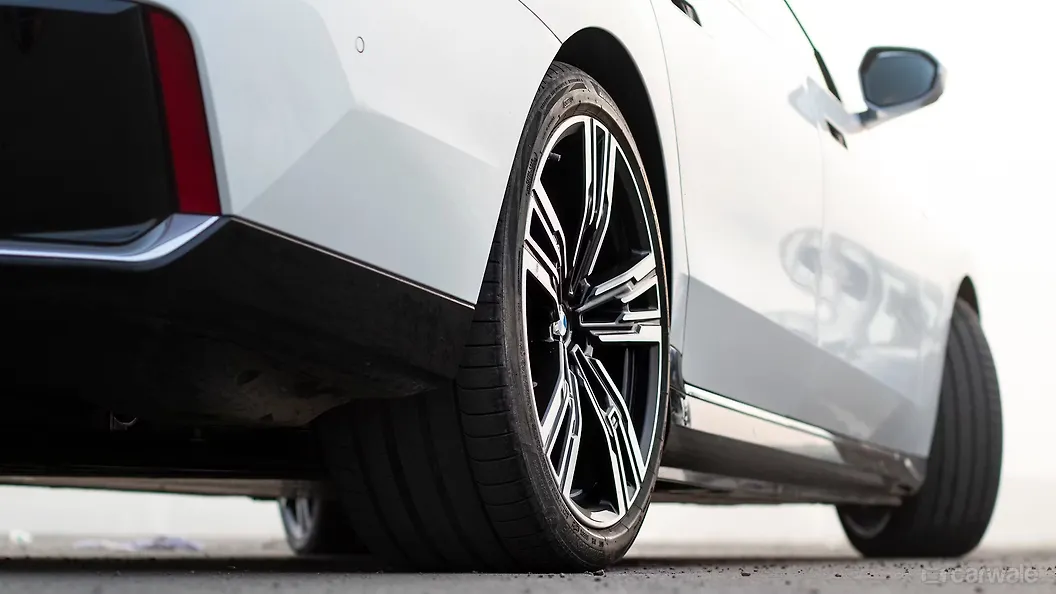 BMW i7 Wheel