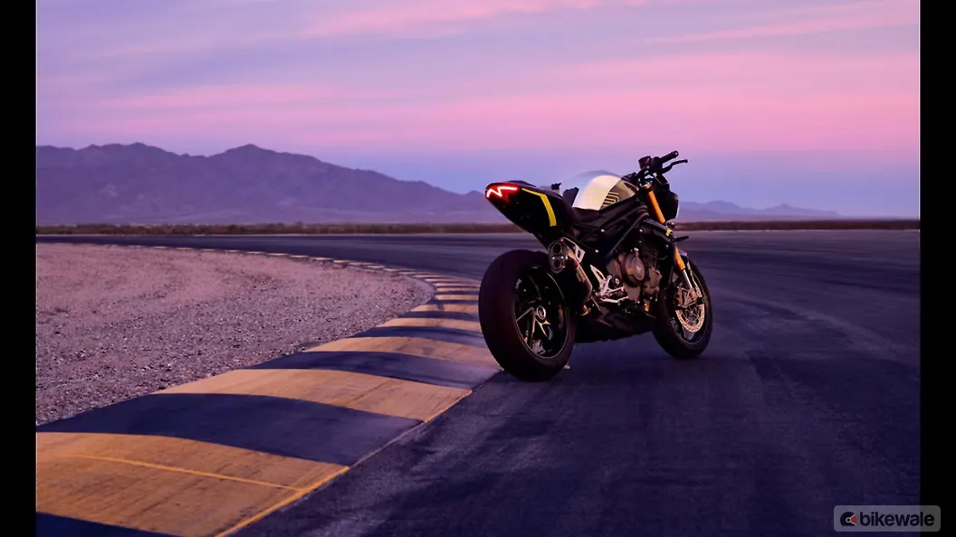 Triumph Speed Triple 1200 RS [2024] Right Side View Image – BikeWale