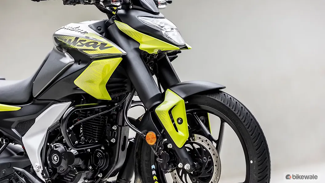 Bajaj Pulsar N125 Right Side View