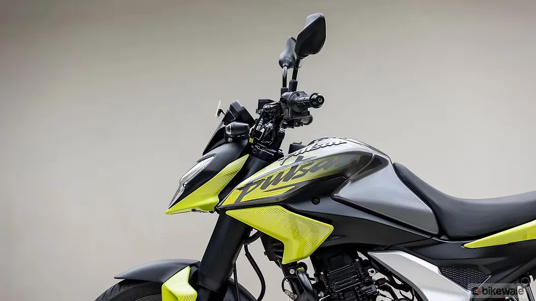 Bajaj Pulsar N125 Right Side View