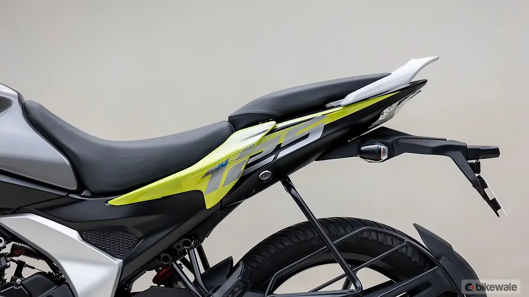 Bajaj Pulsar N125 Right Side View