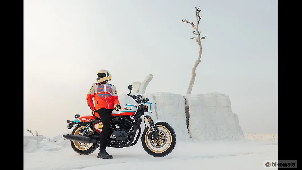 Royal Enfield Shotgun 650 Right Side View