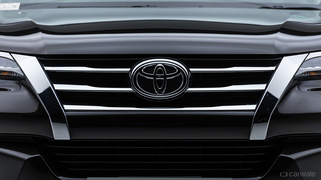 Toyota Fortuner [2016-2021] Grille