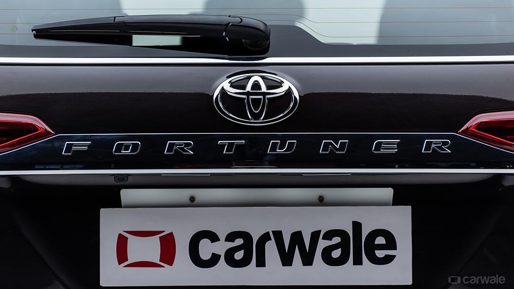 Fortuner Rear Logo Image, Fortuner Photos in India - CarWale